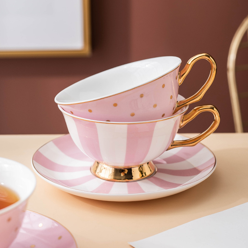 أكواب قهوة سيراميك وردية مع صح - مراجعة Tea And Coffee Kettle وسعره
