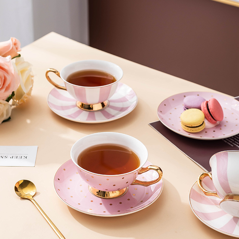أكواب قهوة سيراميك وردية مع صح - مراجعة Tea And Coffee Kettle وسعره
